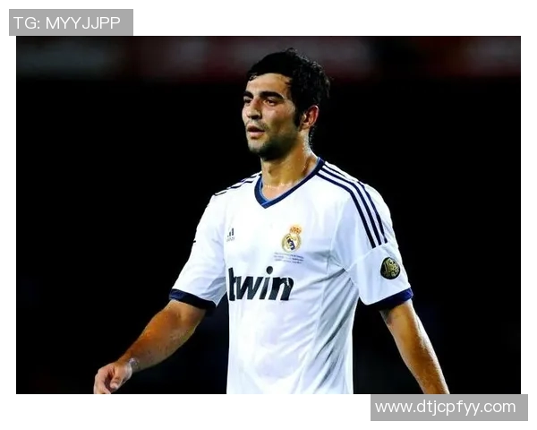 皇马2号足球明星崭露头角引发全球关注与期待 皇马2号足球明星崭露头角引发全球关注与期待